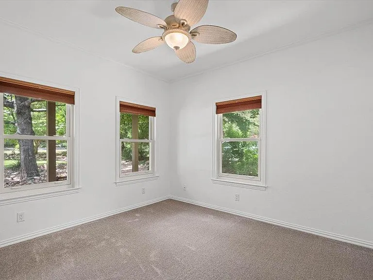 37 Pillow Rd — Photo 12