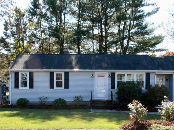 7 Kelly Erin Ln, Webster, MA 01570