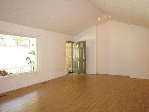 2nd image of 5377 Oakwood Dr