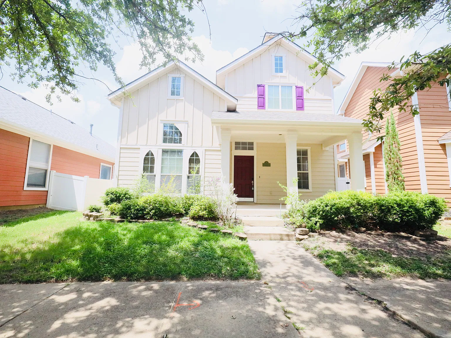 4 bed, 2.5 bath, 2420 sqft, $2,400 — Photo 2