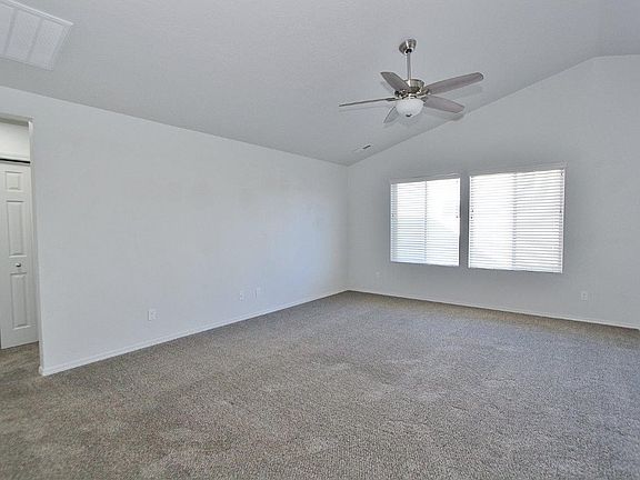 3rd image of 1434 N Thistle Dr