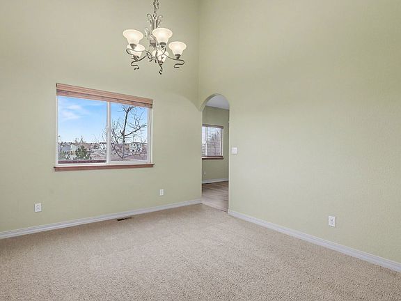 5th image of 5322 Balsam St