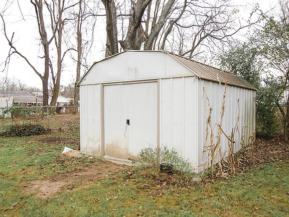 5th image of 723 W Louise Ave