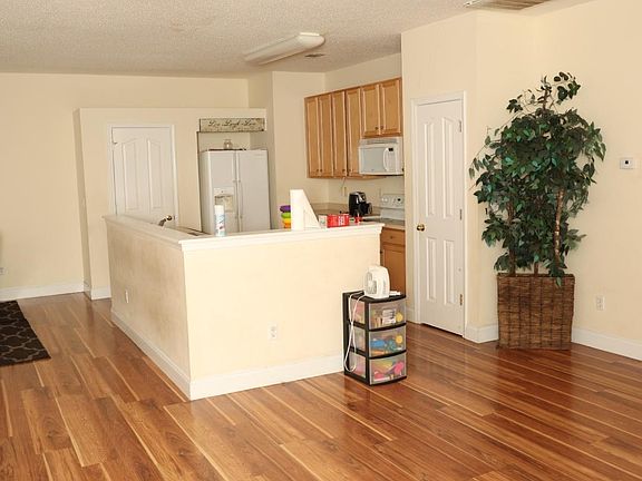 5th image of 15 Spring Walk Way