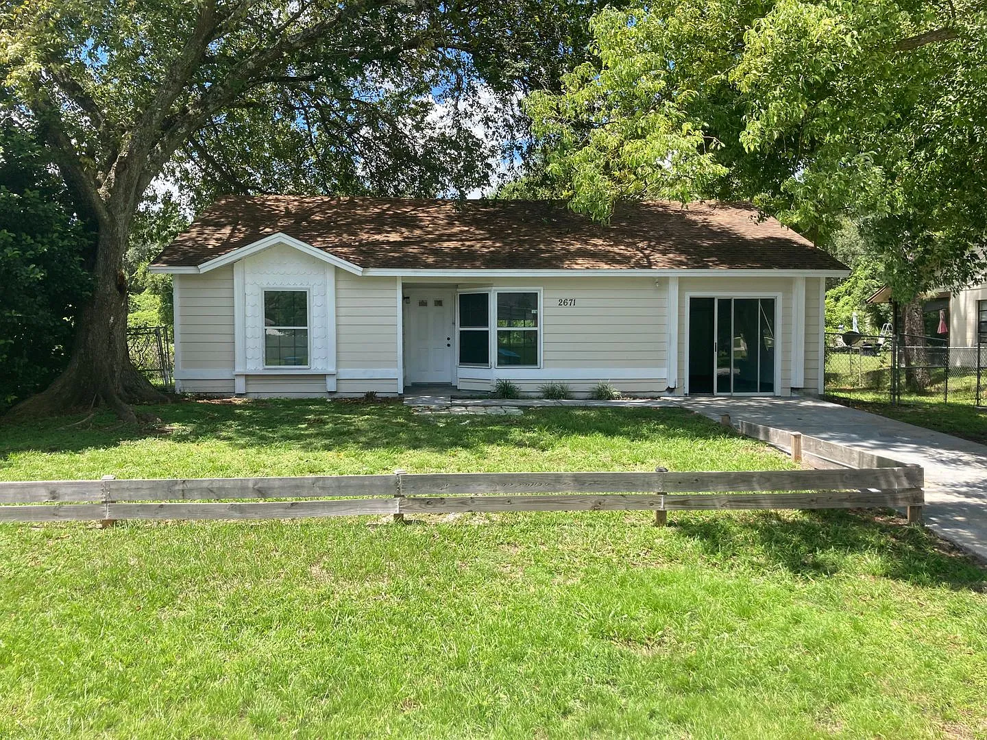 4 Bed 2 Bath Home | Pet Friendly with Fenced in Yard | Washer Dryer Hook Ups | Section 8 Welcome — Photo 1