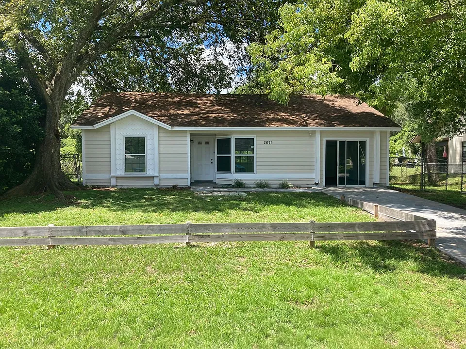 2671 Bentley Dr