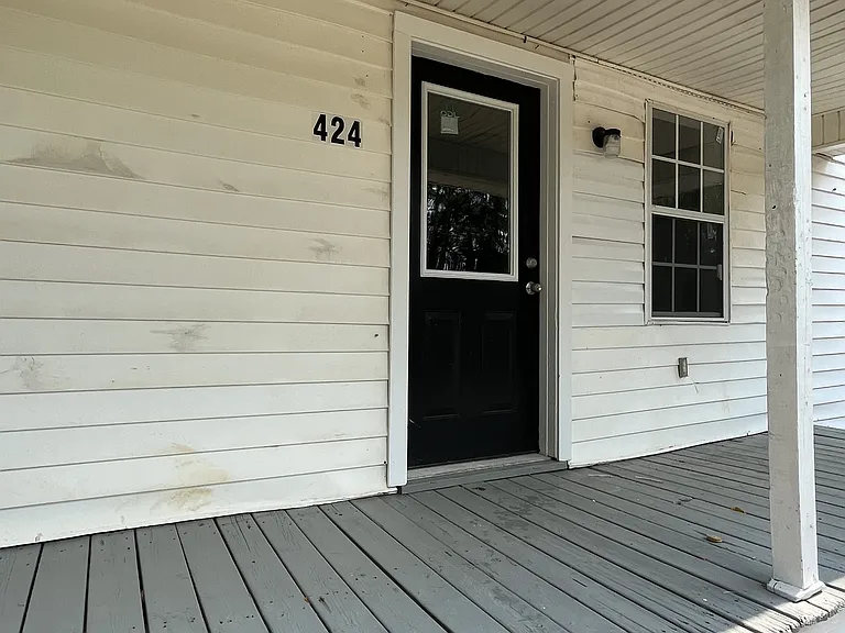 424 Dyer Ave — Photo 8