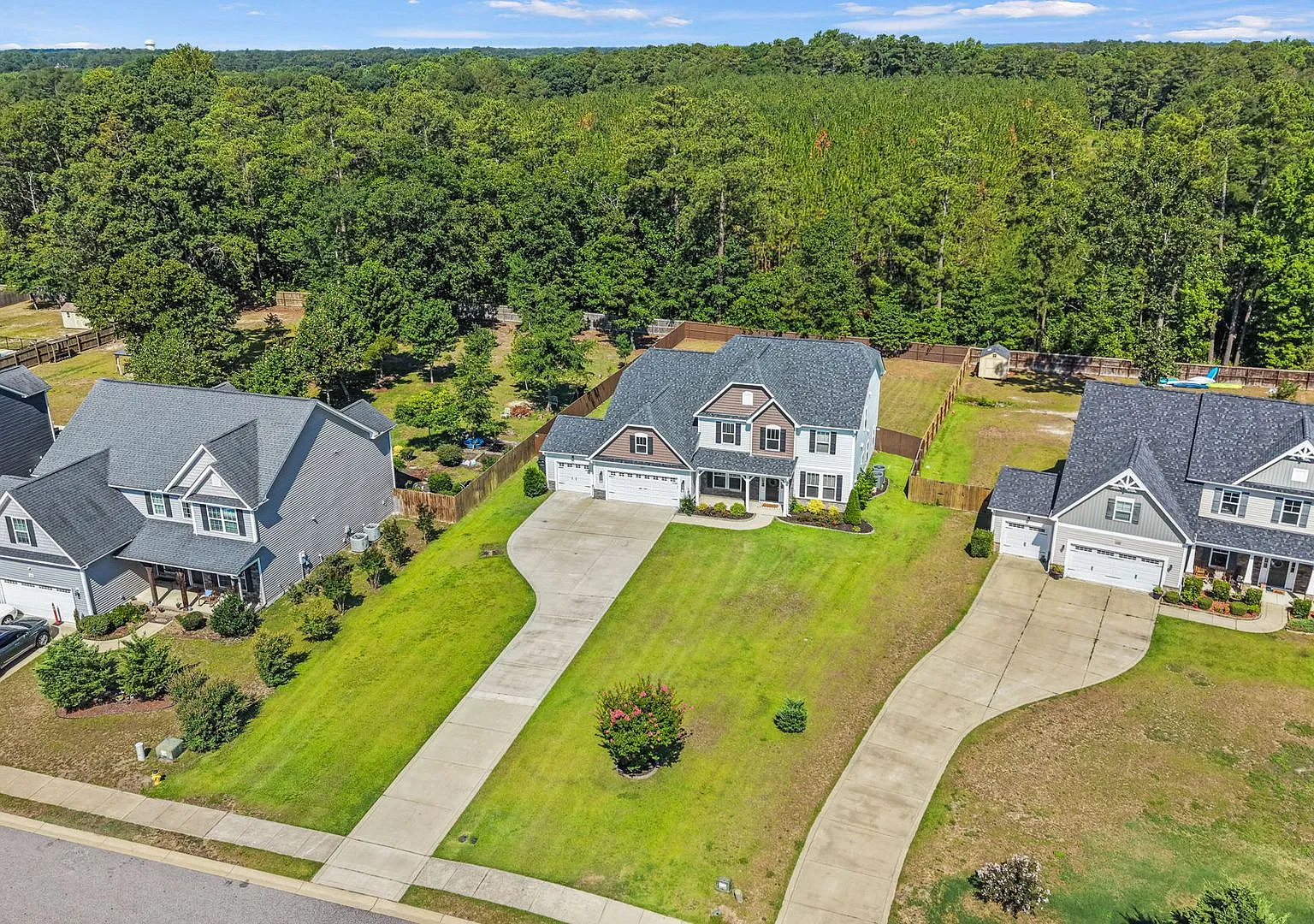 4 Bed 2.5 Bath Home in Jack Britt — Photo 4