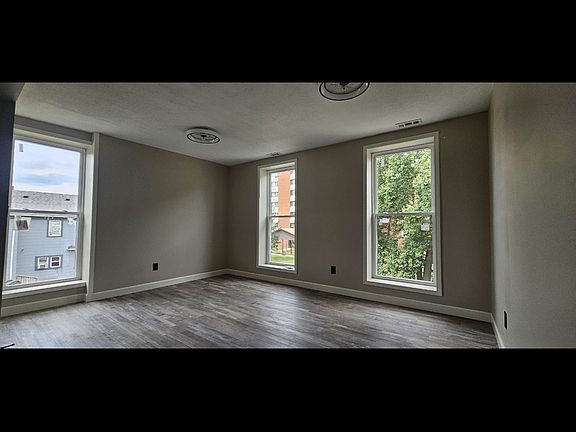 5th image of 703 W Adams St APT 5