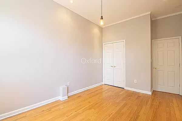 Rented by NYC LUXURY APT RENTALS CO LLC | media 7