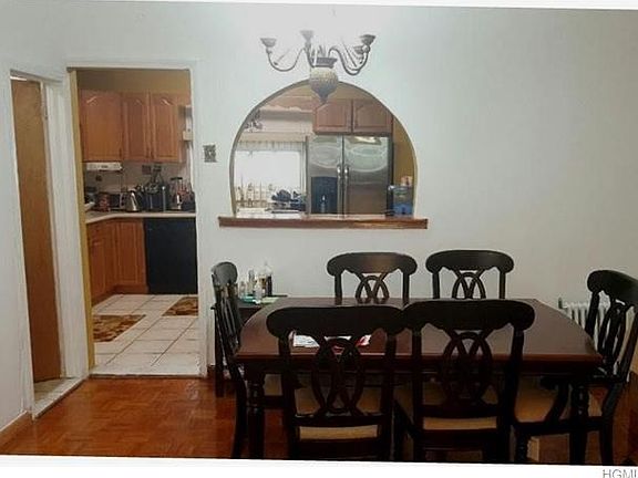 3rd image of 1516 Saint Lawrence Ave