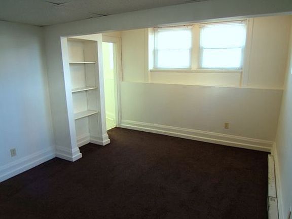 3rd image of 1550 E Broad St APT 100