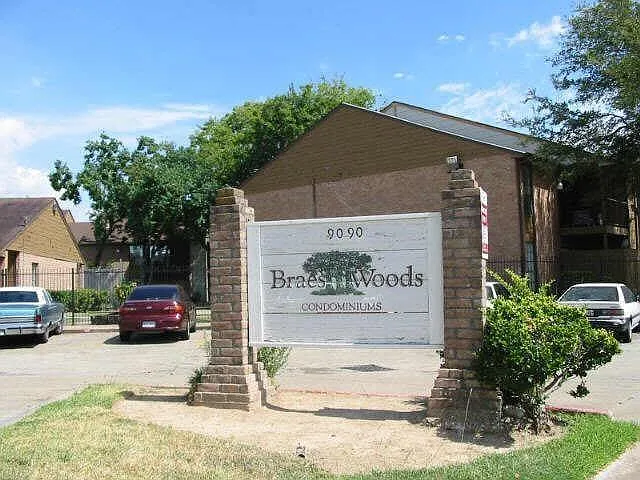 9090 S Braeswood Blvd — Photo 1