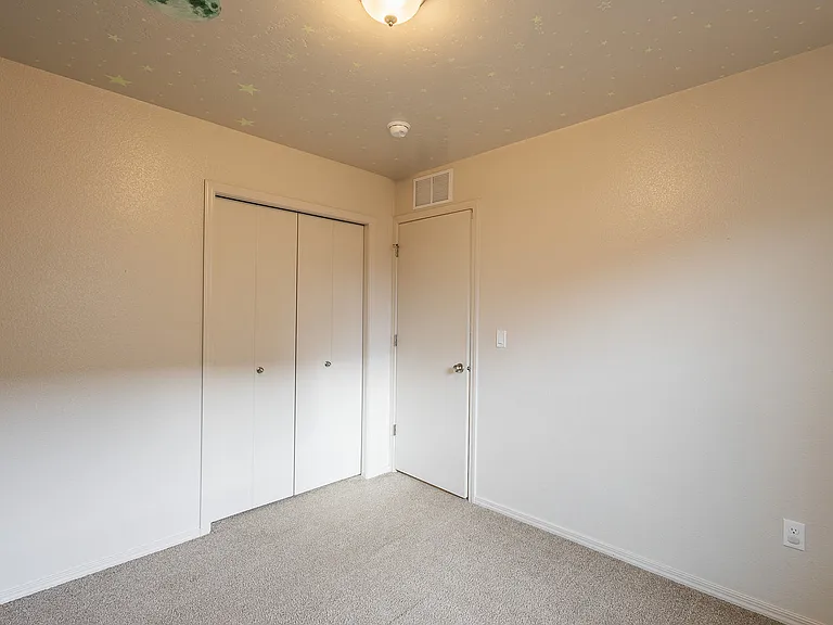 143 E Rose Lake Dr — Photo 36