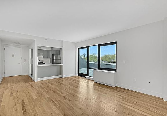 4th image of 142 Richards St APT 4A