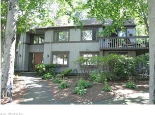 11 Harbour Vlg #11B, Branford, CT 06405