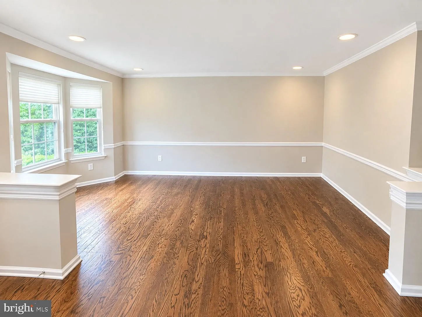 3 bed, 4.0 bath, 2160 sqft, $3,300 — Photo 4