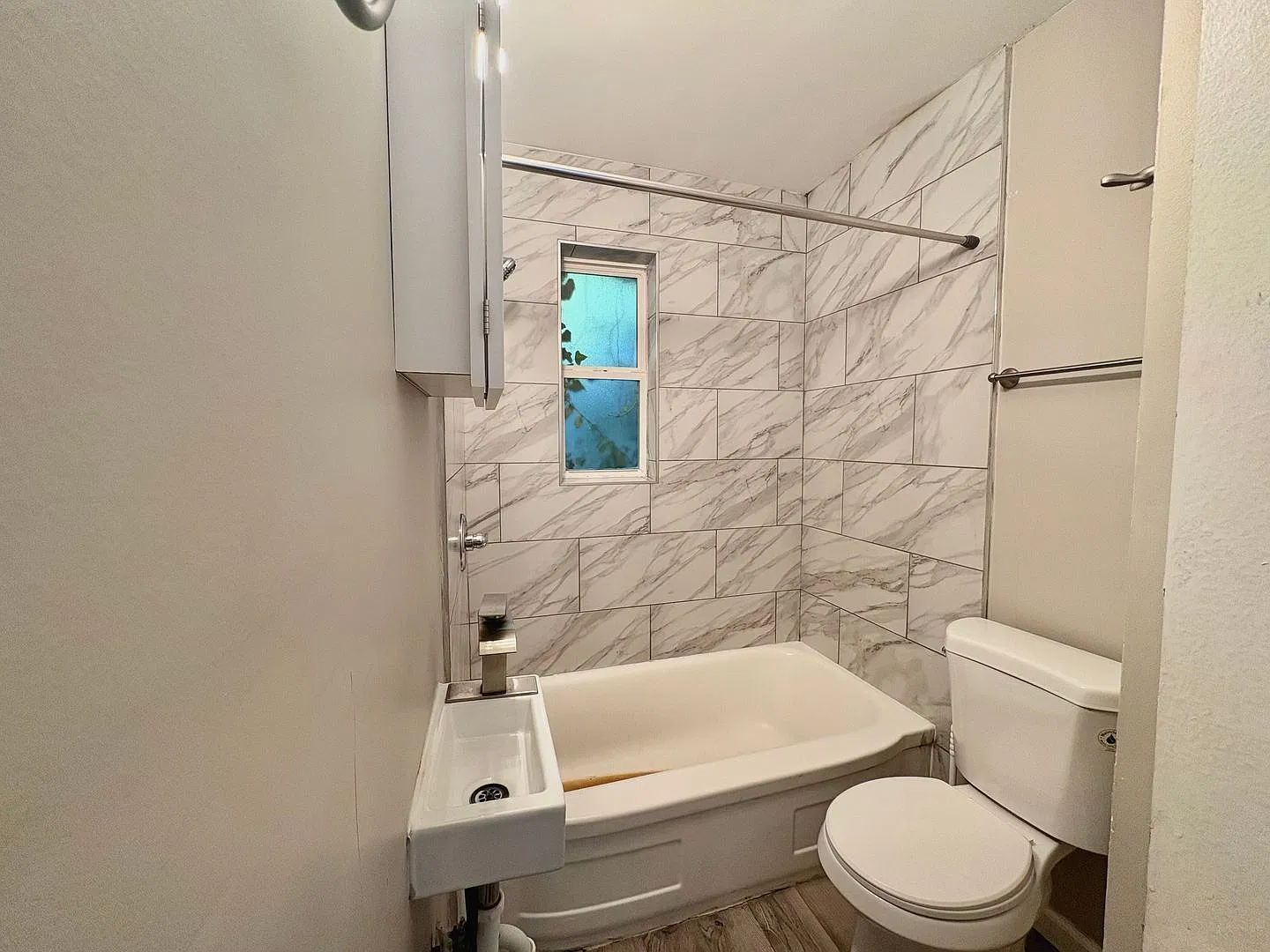 Studio, 1.0 bath, $800 — Photo 4