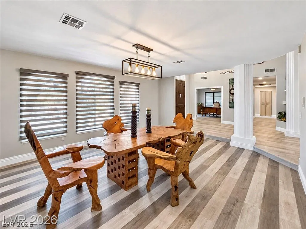 4 bed, 3.5 bath, 3664 sqft, $5,814 — Photo 3