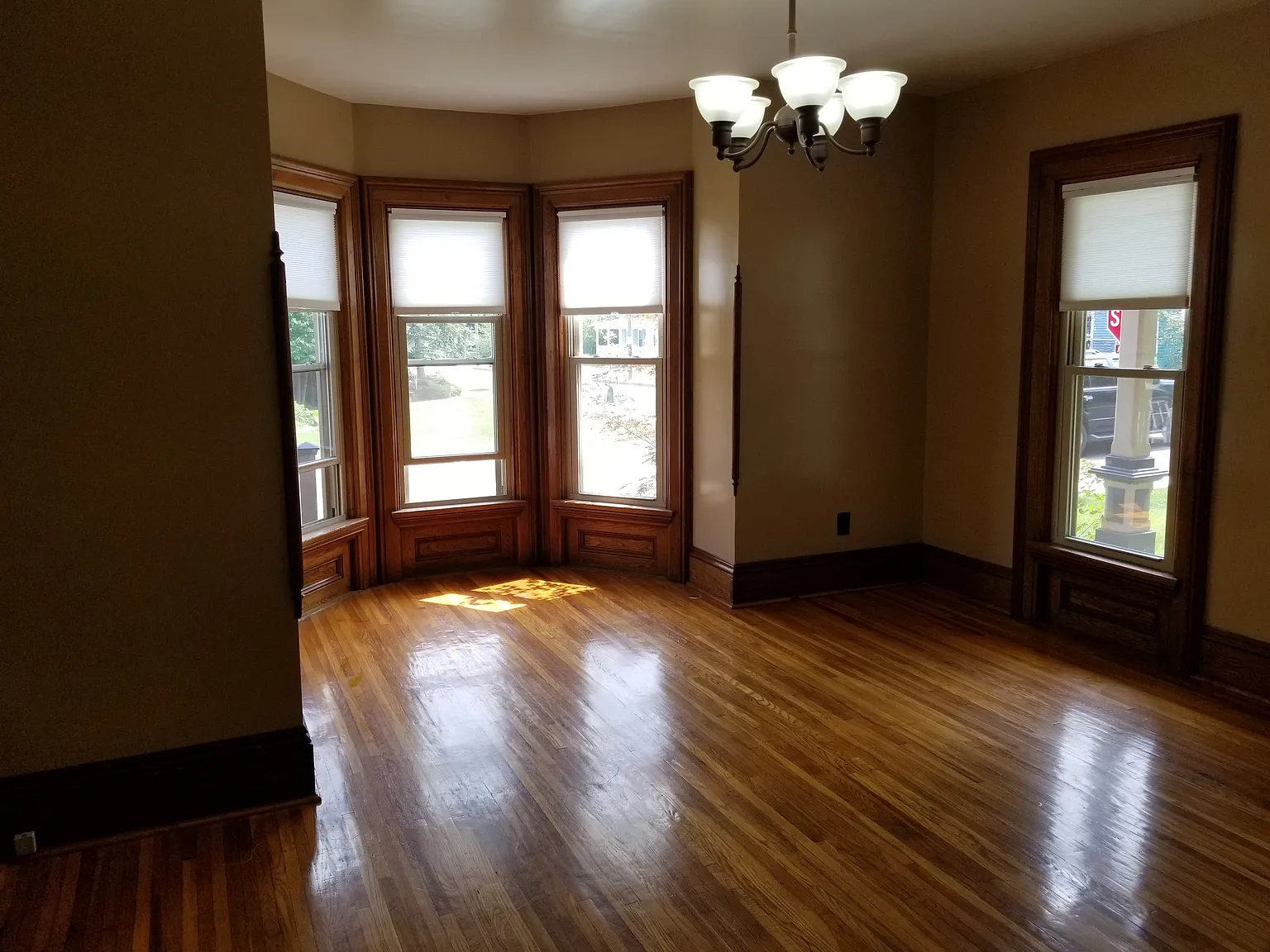 2 bed, 1000 sqft, $1,700 — Photo 4