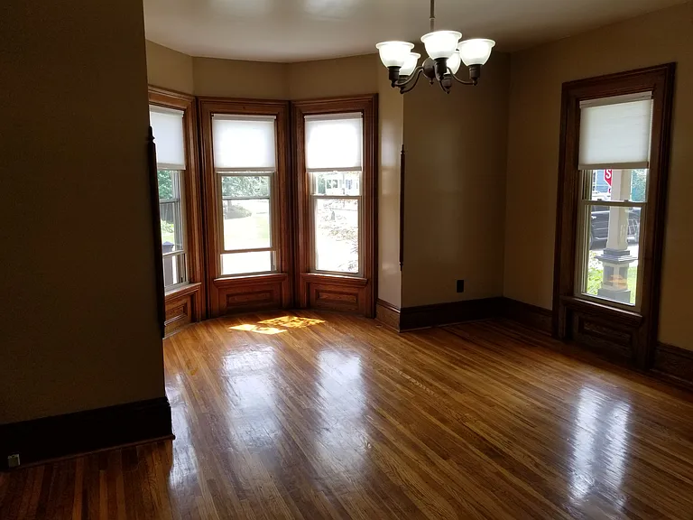 196 Bristol St #1 — Photo 4