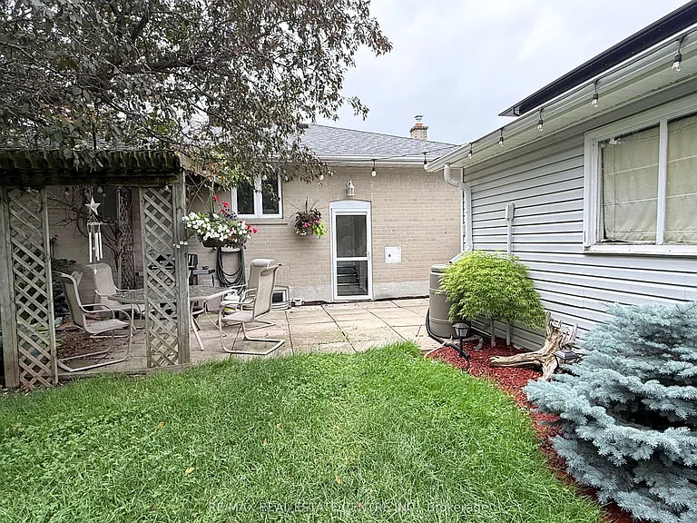 18 Mackenzie Dr #BASEMENT — Photo 21
