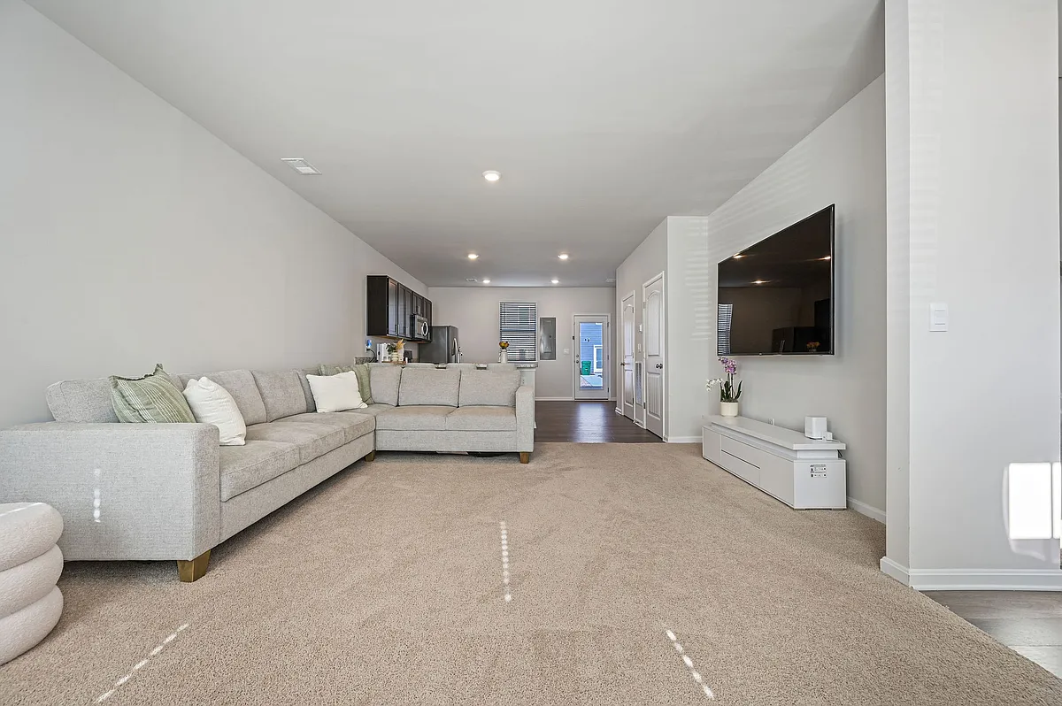 Building Photo - 27 Crowberry Dr