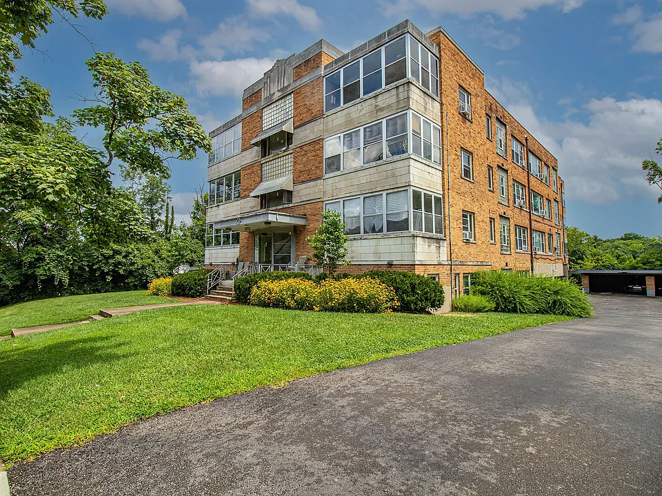 4028 Ledgewood Dr