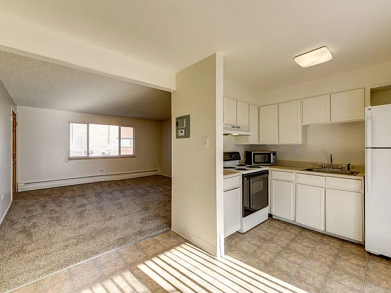 7100 Stuart St — Photo 2