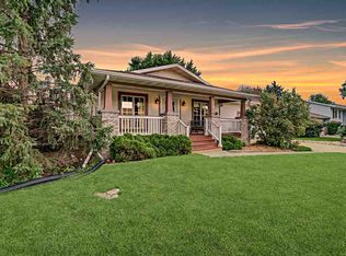 307 Lexington Dr, Waunakee, WI 53597