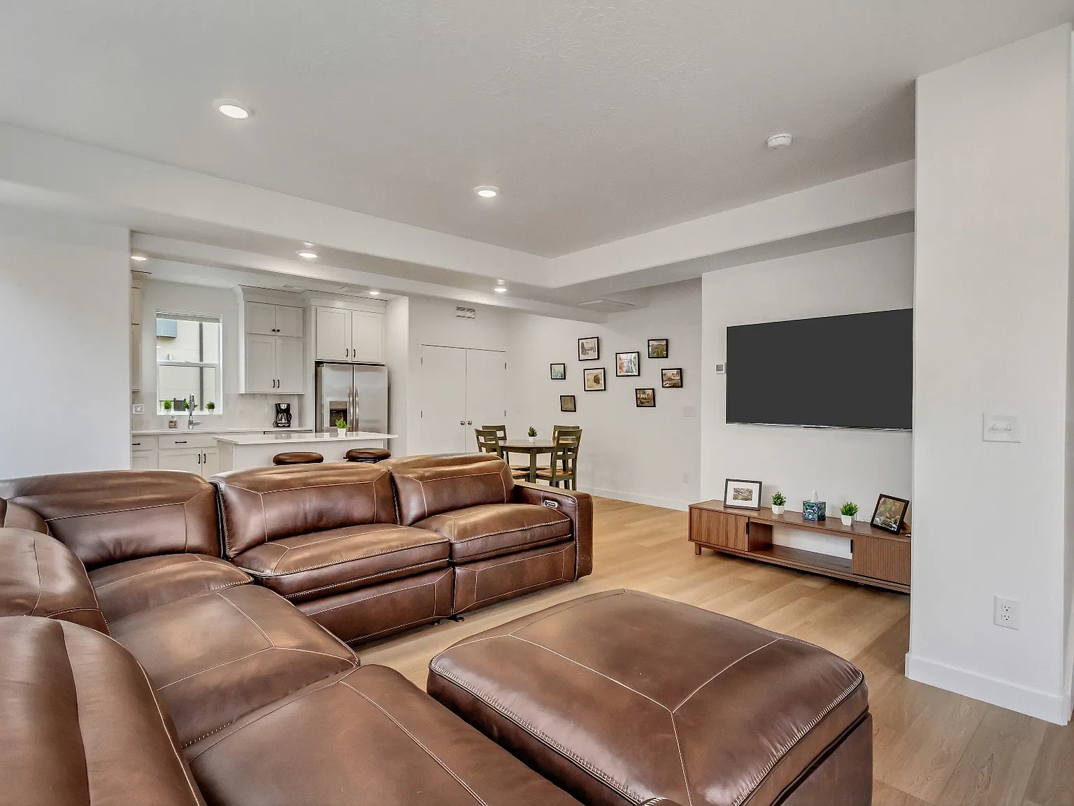 S Winder Ward Dr, Millcreek — Photo 1