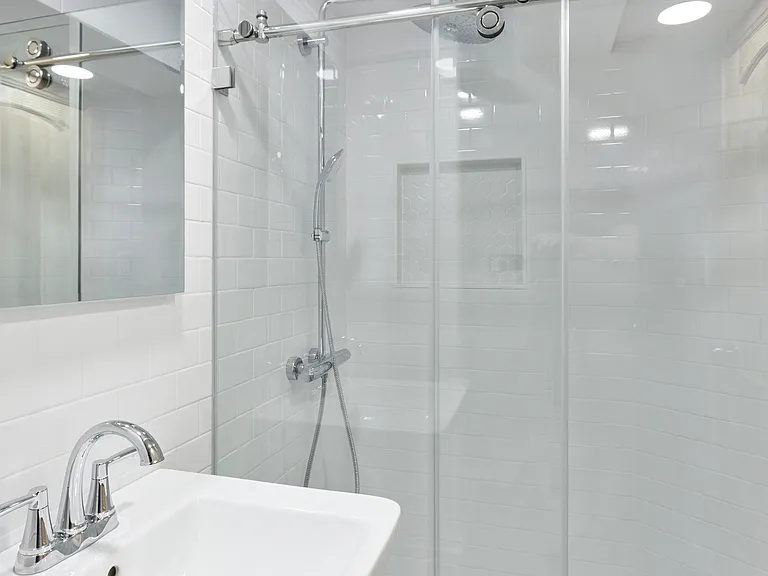 315 E Houston St #1 — Photo 10
