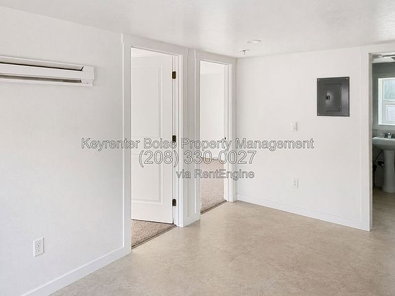 3rd image of 611 20th Ave N