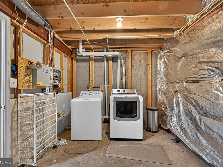 15044 Gaffney Cir — Photo 40
