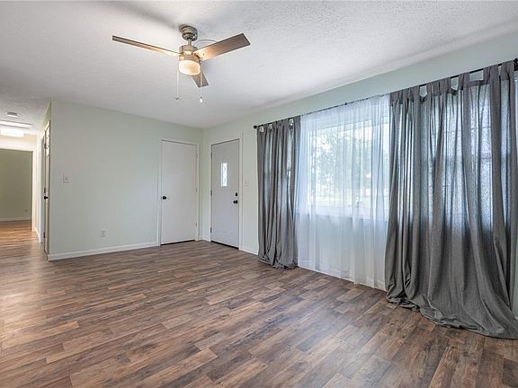 4th image of 1647 Catskill Ln