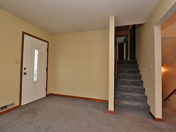 5th image of 825 Odus Dr