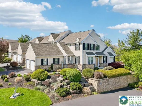 528 Parkside Ct, Allentown, PA 18104