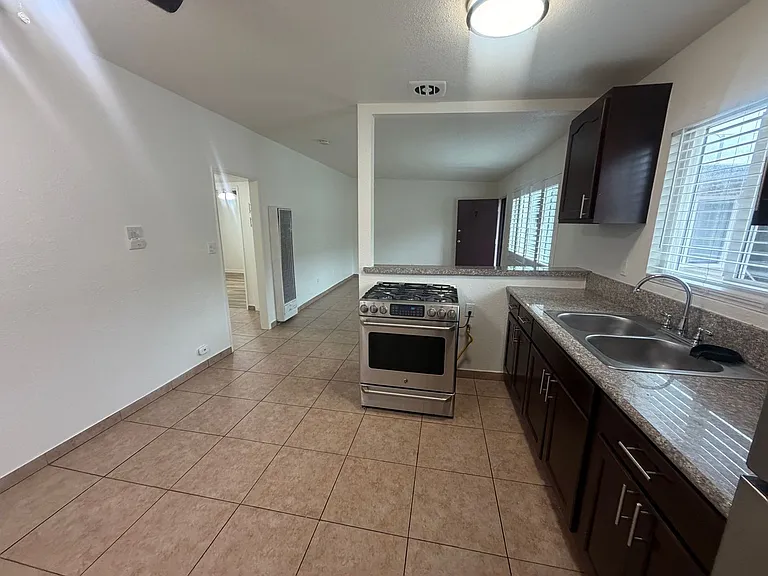 840 Martin Luther King Jr Ave — Photo 5