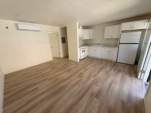 1 bed, 500 sqft, $1,950 — Photo 2