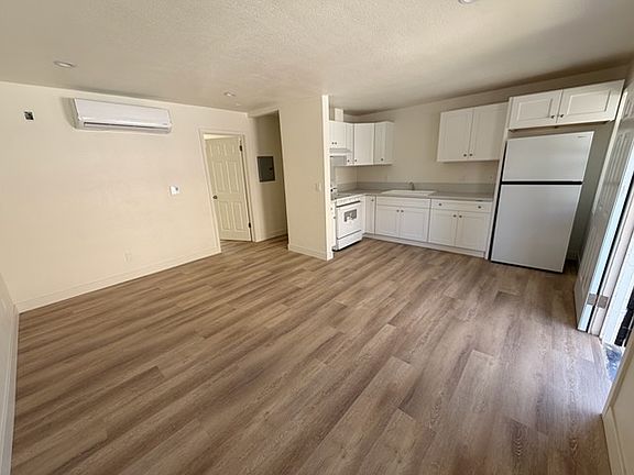 2nd image of 1615 Cherry Ave APT 4