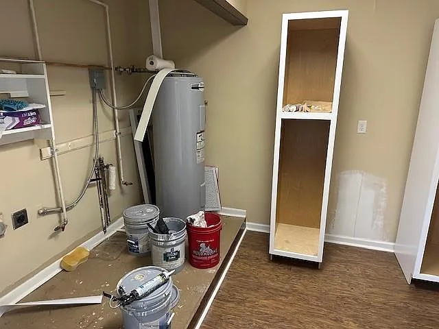 2124 Dupont Dr — Photo 11