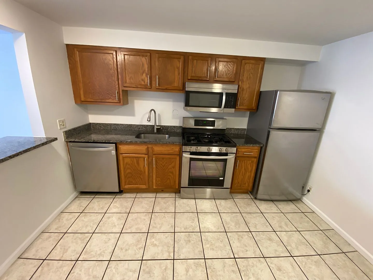 Summit St 1770 1770 — Photo 3