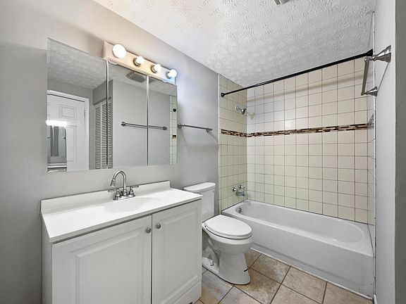 5th image of 375 Canfield Dr