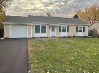 805 Prairie Ave, Bartlett, IL