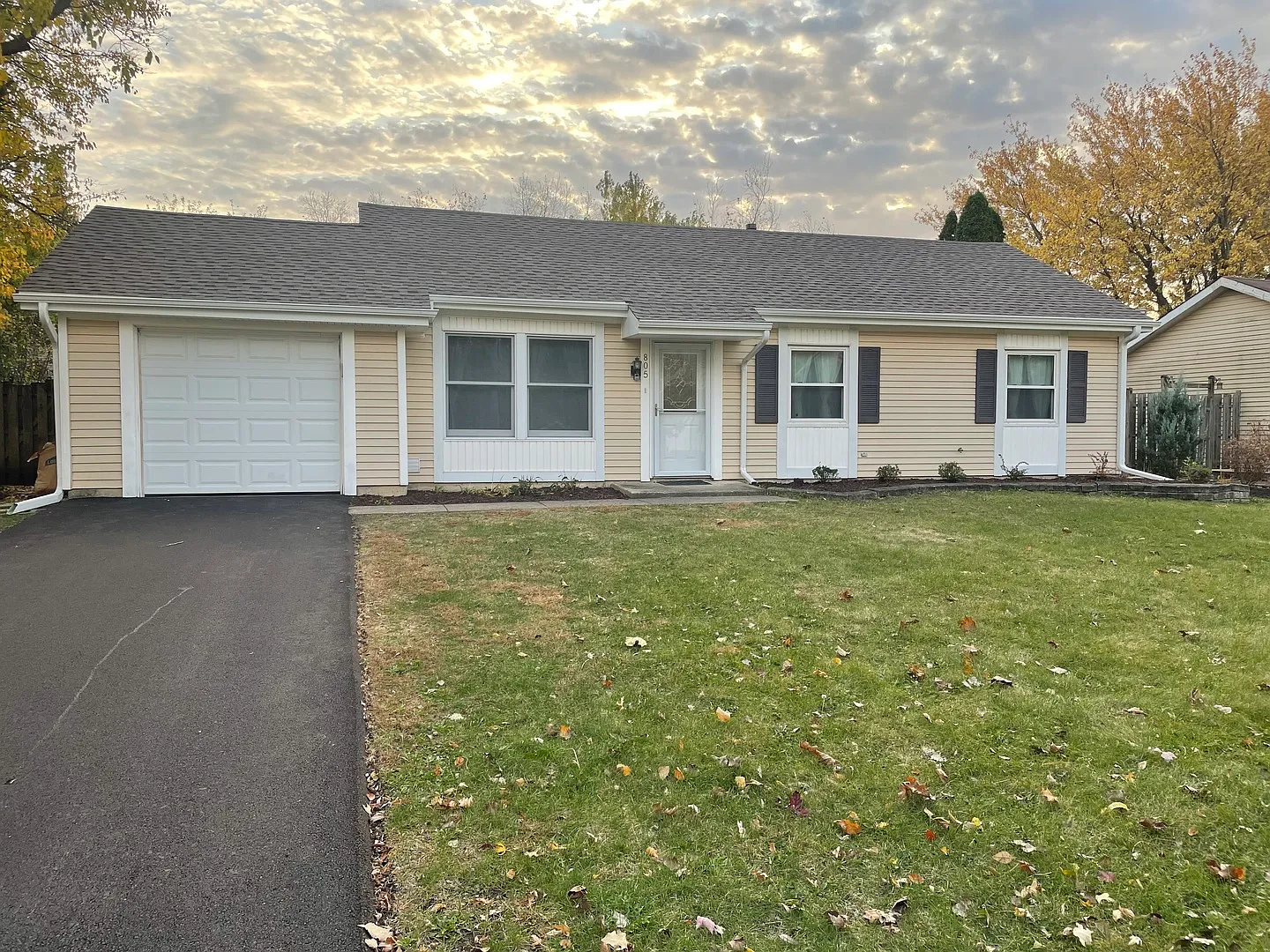 805 Prairie Ave photo 1