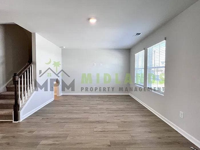 3 bed, 2.5 bath, 1288 sqft, $1,899 — Photo 3