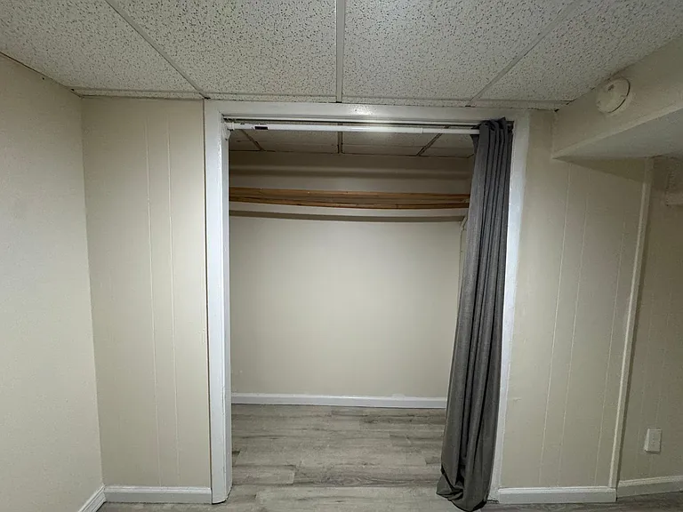 Room 1 with closet