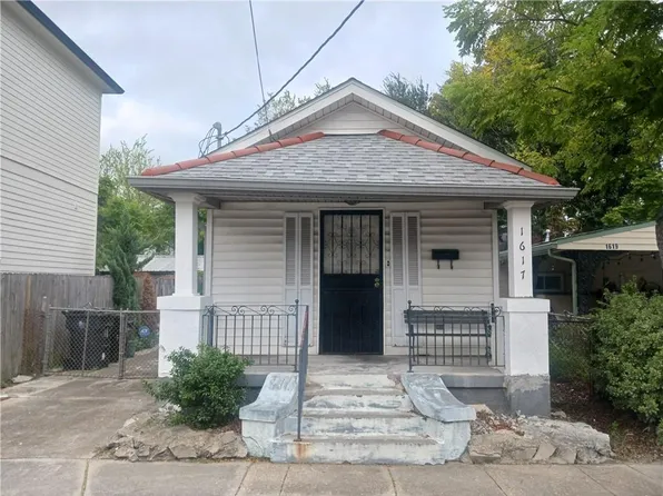 1617 Rousselin Dr, New Orleans, LA 70119