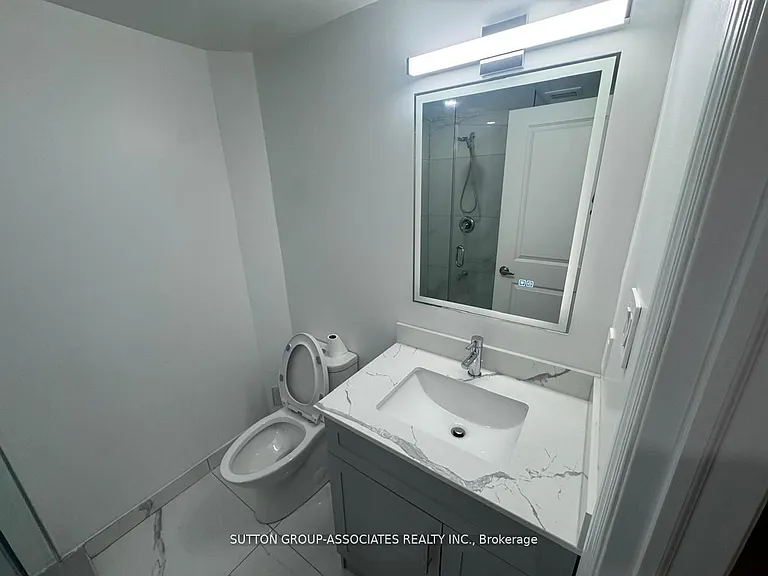 121 Yardley Ave — Photo 22
