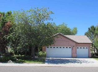803 Divot Dr, Fernley, NV 89408